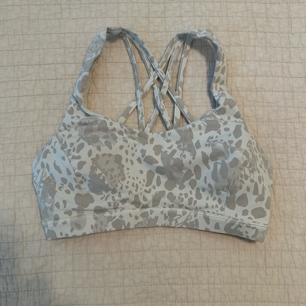 Lululemon Free to be Serene Bra